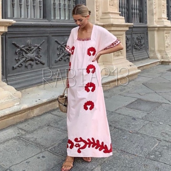 Zara Dresses & Skirts - LAST 1!🔥ZARA LIMITED EDITION EMBROIDERED DRESS